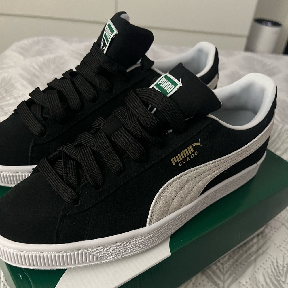 Big kids Puma Suede sneakers